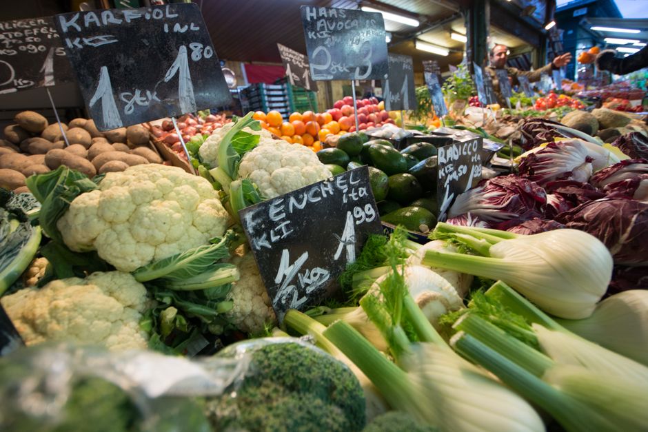 Why Food Choices Depend on Sleep and Daily Movement